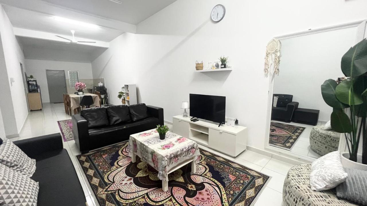Homestay Near Plaza Tol Bandar Ainsdale Labu 外观 照片